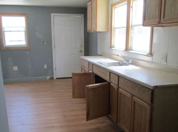 3rd image of 138 Frank St