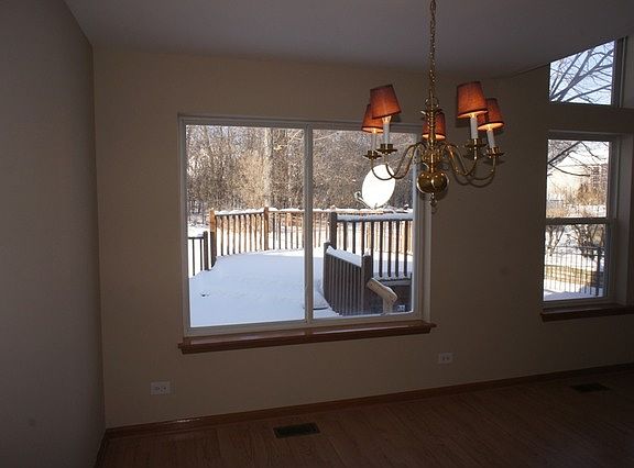 4th image of 9 Ashton Ct