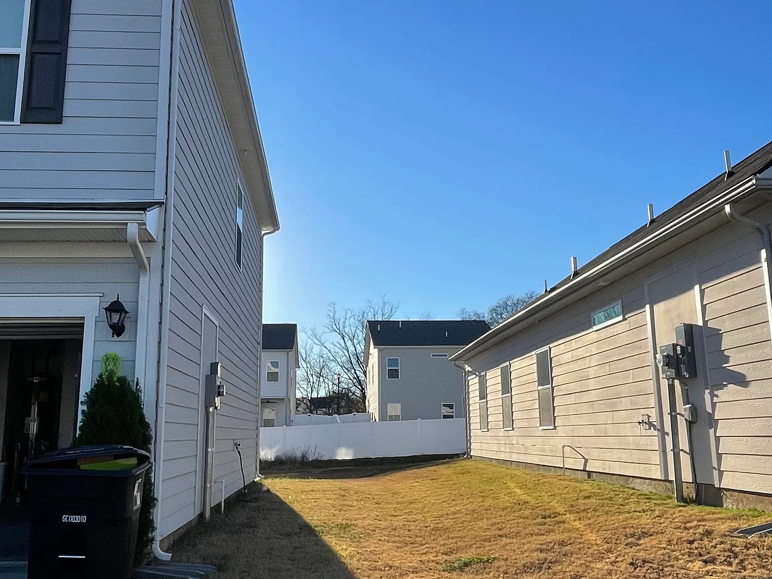 4 bed, 2.5 bath, 1813 sqft, $2,200 — Photo 4