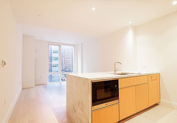 4th image of 200 E 34th St APT 6F