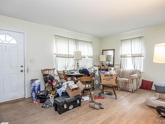 2nd image of 891 Starwick Dr