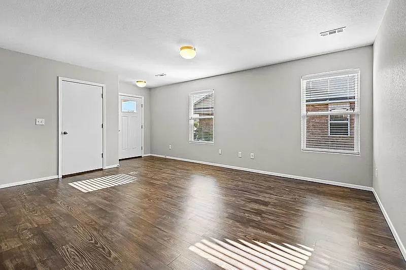 Building Photo - 248 E Anabranch Ct