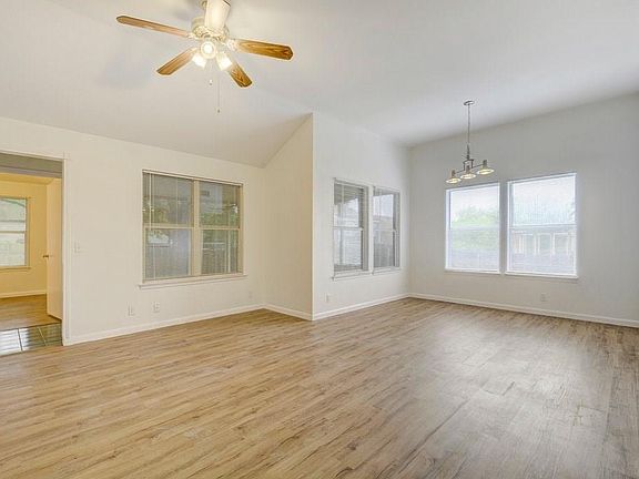3rd image of 9004 Wellesley Dr