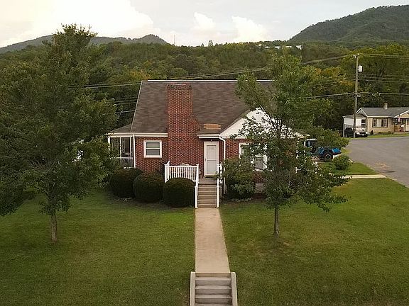 5th image of 502 Magnolia Ave