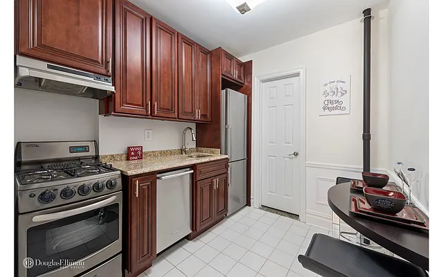 Rented by Douglas Elliman | media 3