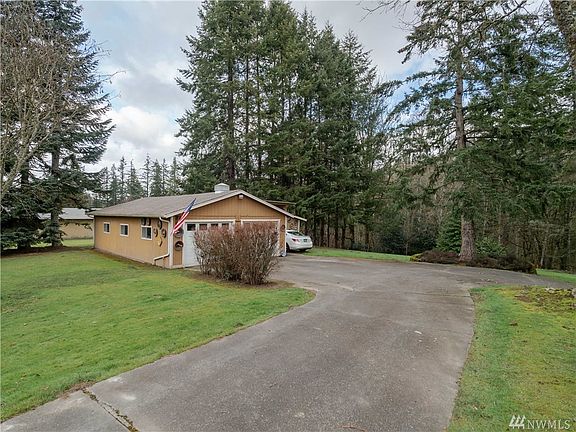 Garage and office/shop is 960 sq ft, perfect for all hobbies.