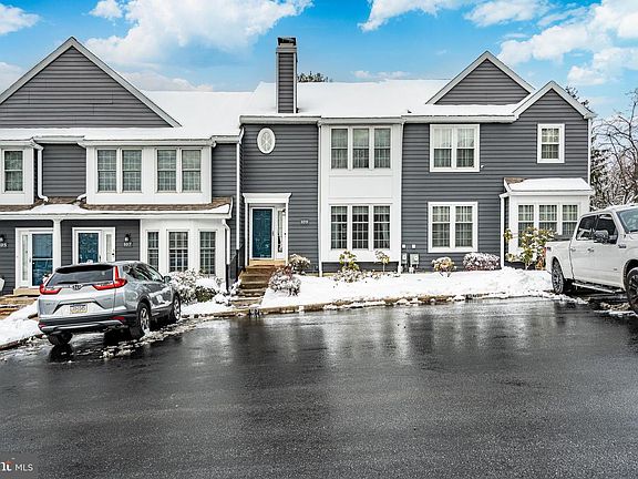2nd image of 109 Lakeside Dr