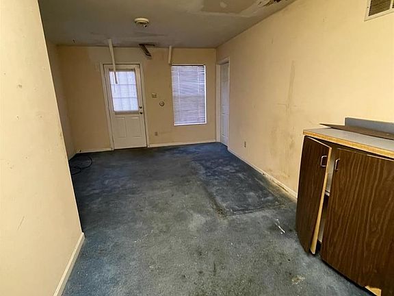 3rd image of 5003 Tyus Ct
