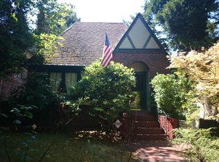 2555 10th Ave W, Seattle, WA 98119