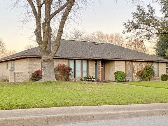 3rd image of 1023 Plateau Dr
