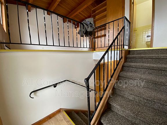 5th image of 1000 E Garfield St APT 1