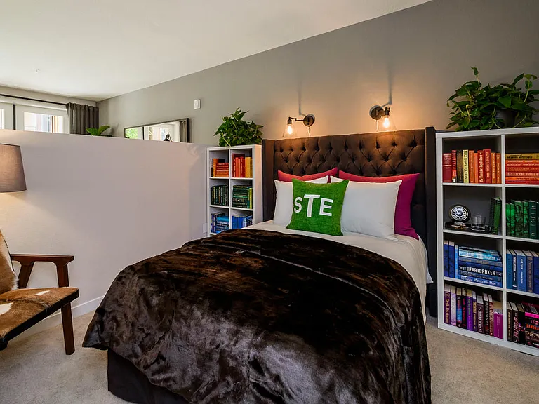 6tenEast — Photo 11