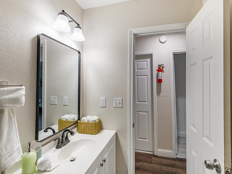 511 Circle Dr — Photo 32