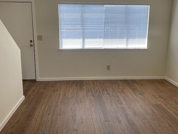 4th image of 170 W Macarthur St APT 2