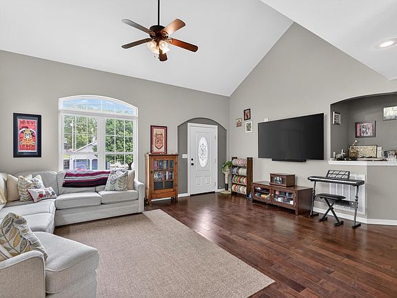 4th image of 1874 W Elm Drive