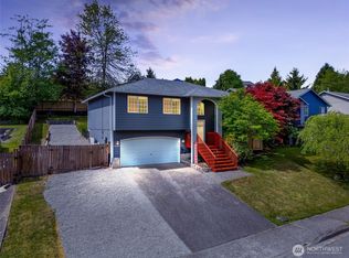 3208 Lake Dr, Lake Stevens, WA 98258