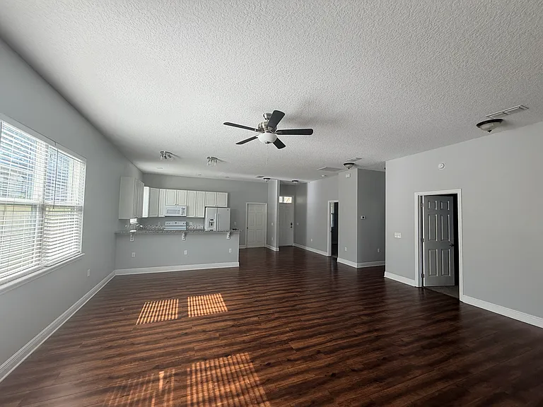 5375 Sunrise Blvd — Photo 8