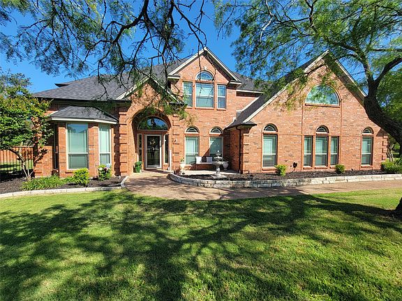 3rd image of 4016 Bordeaux Cir