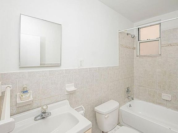 3rd image of 3-644 18th Ave #3