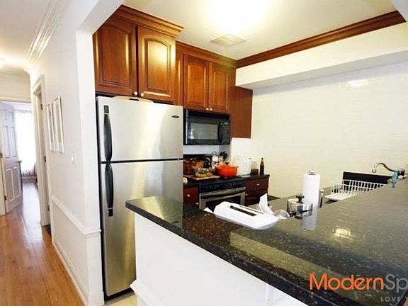 2nd image of 3031 36th St APT 4