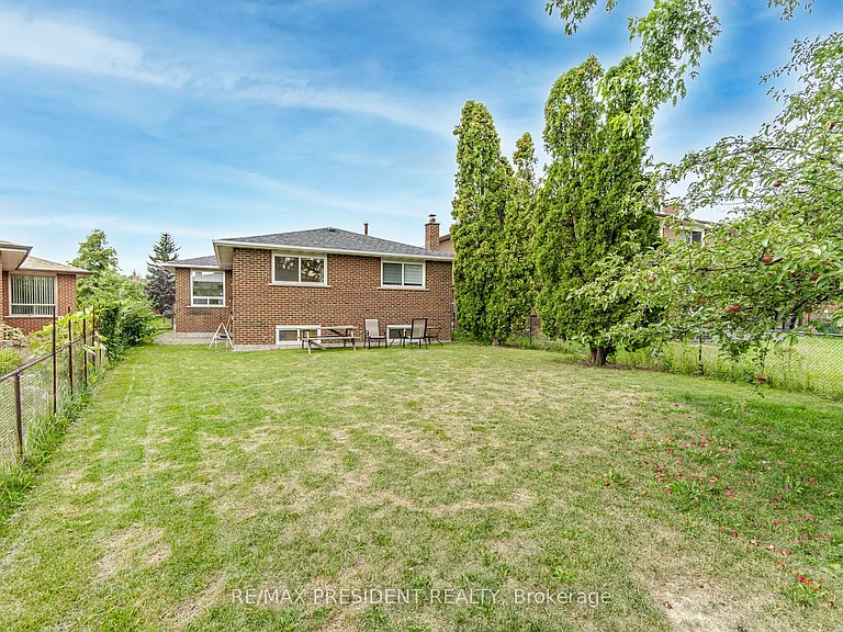 13 Panorama Cres — Photo 28