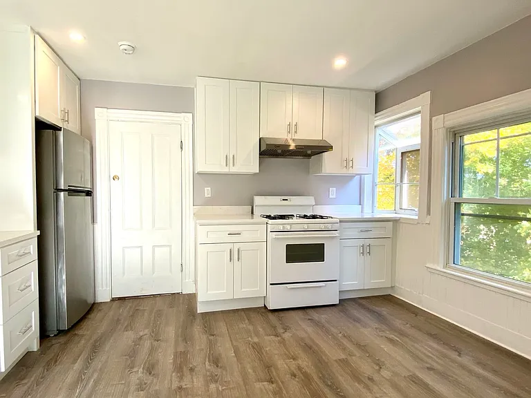 114 White St #3 — Photo 13