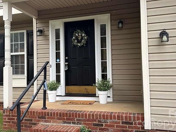 3rd image of 2881 Shadow Brook Ct NW