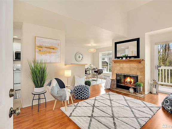 Open floor plan with welcoming entry and soaring ceilings. 
