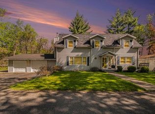 31894 W Lakeshore Dr, Dowagiac, MI 49047
