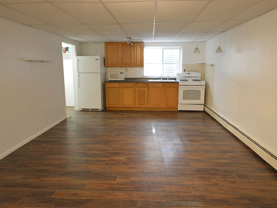 Kitchen and Living Space_09042020