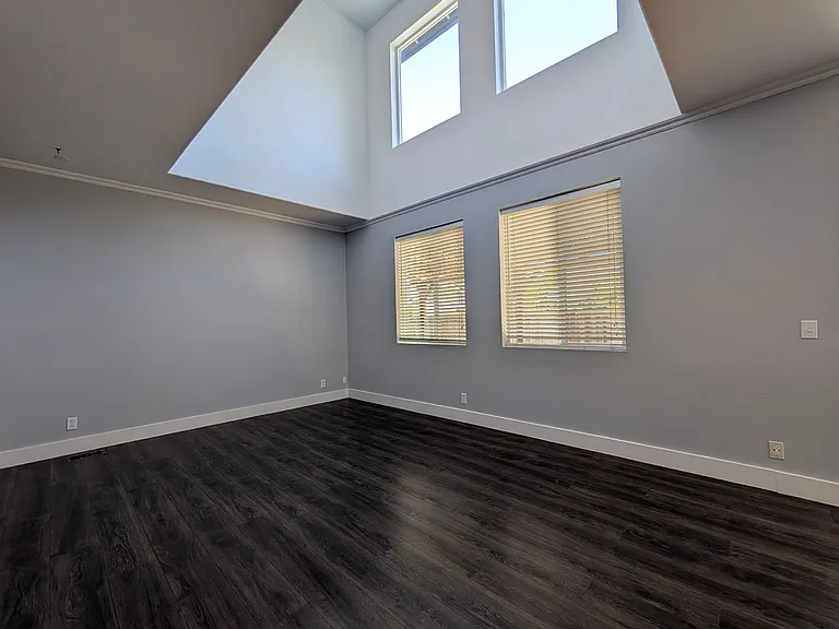 5220 Wales Dr — Photo 3