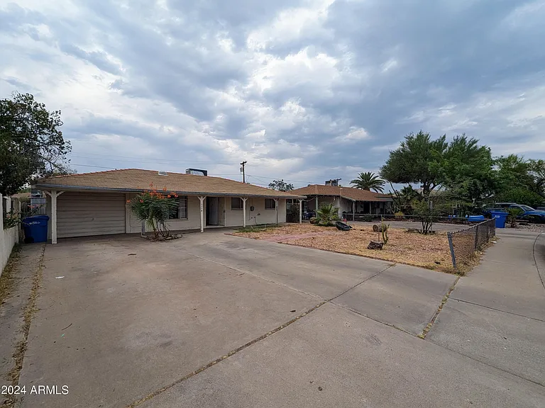 6036 N 31st Dr — Photo 3