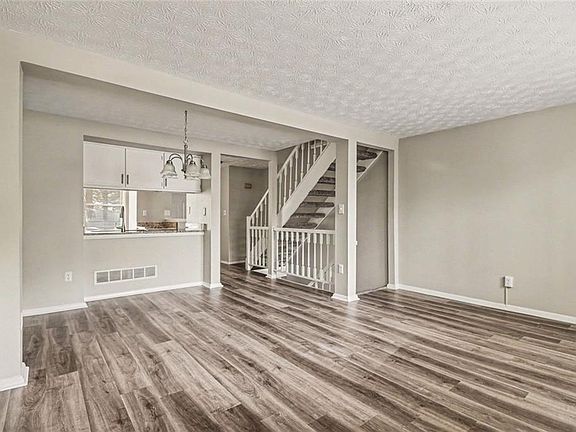 3rd image of 844 Regal Path Ln
