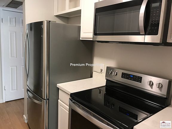 4th image of 490 N Civic Dr APT 322