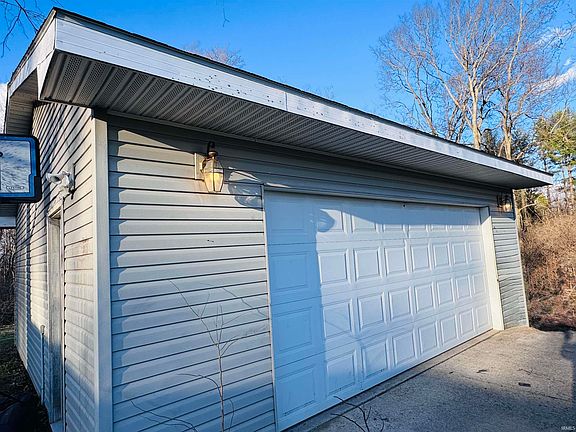 4th image of 2381 N State Road 109