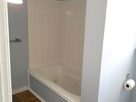 5th image of 229A Chittenden Ave