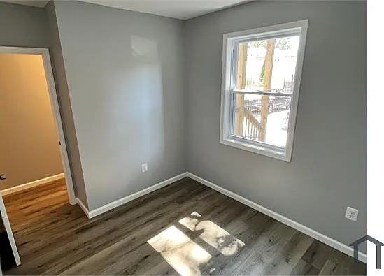 1709 E St NE #4 — Photo 9