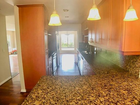 5th image of 223 10th St