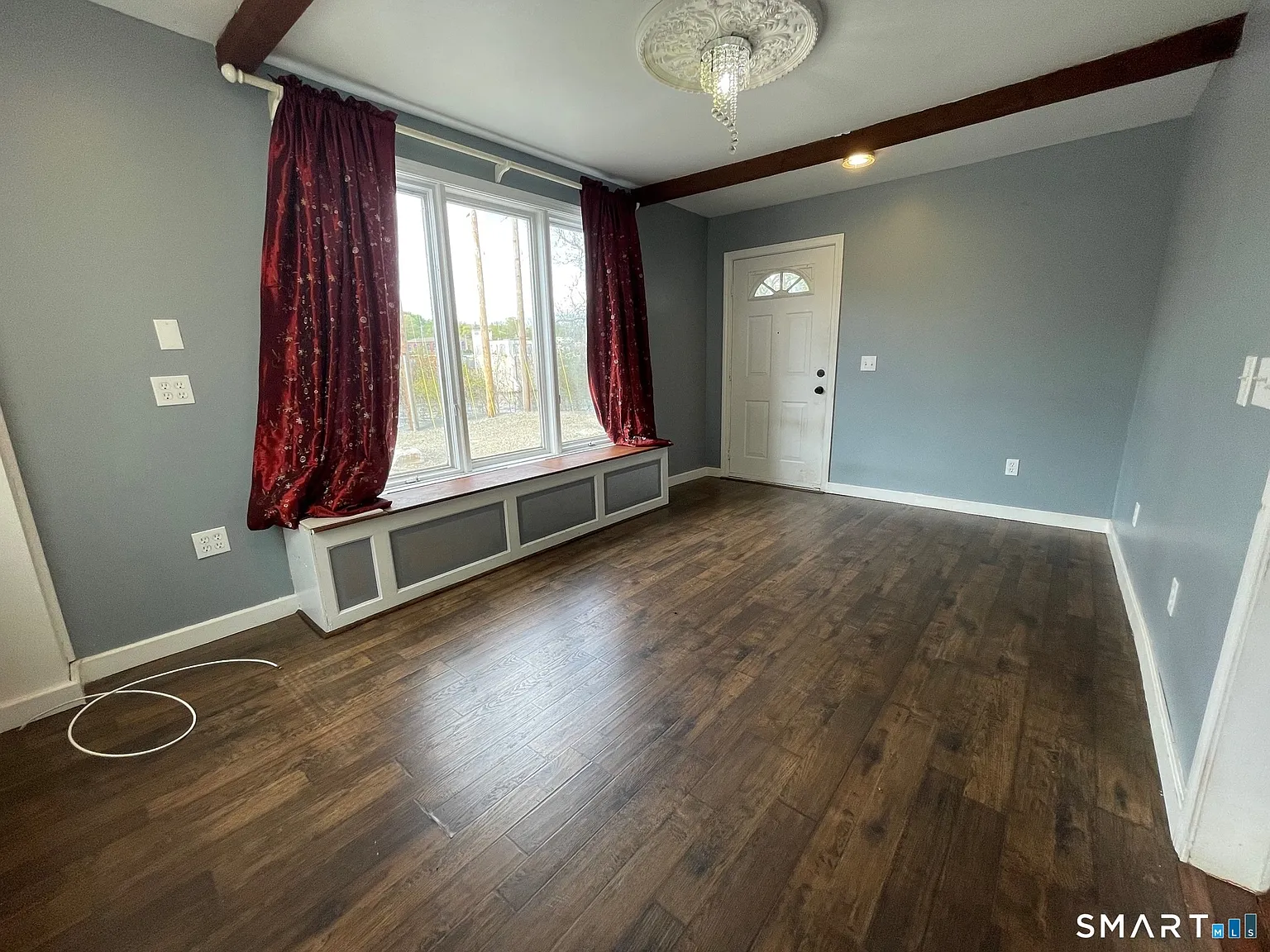 4 bed, 1.0 bath, 991 sqft, $2,200 — Photo 3