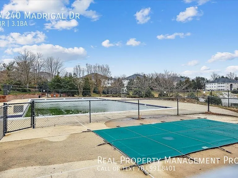 14240 Madrigal Dr — Photo 33