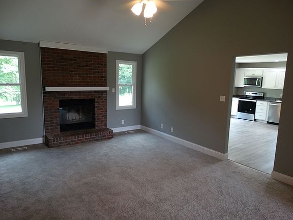 2nd image of 6122 Yosemite Dr