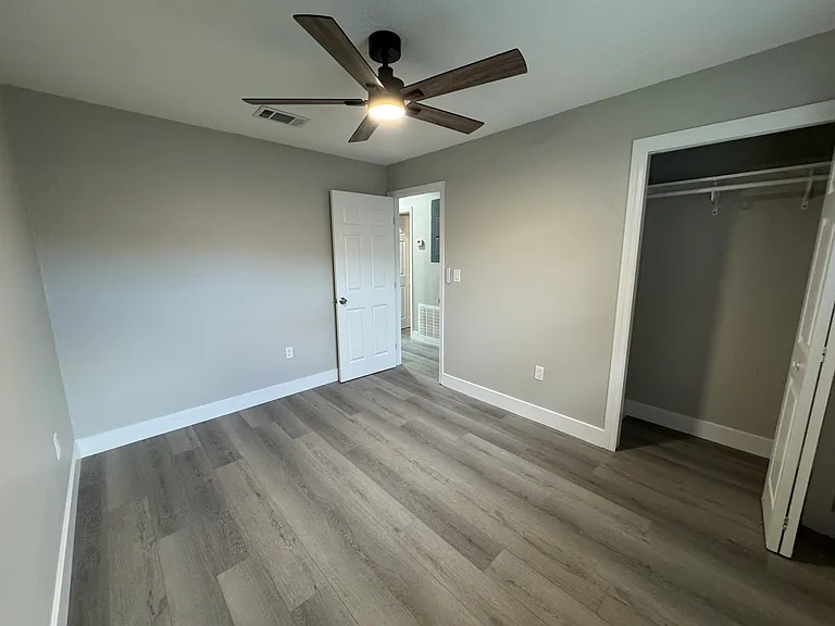 555 Cadillac Blvd — Photo 3