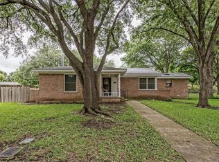 2400 N 49th St, Waco, TX 76710
