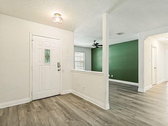 4th image of 16302 Amberly Ct