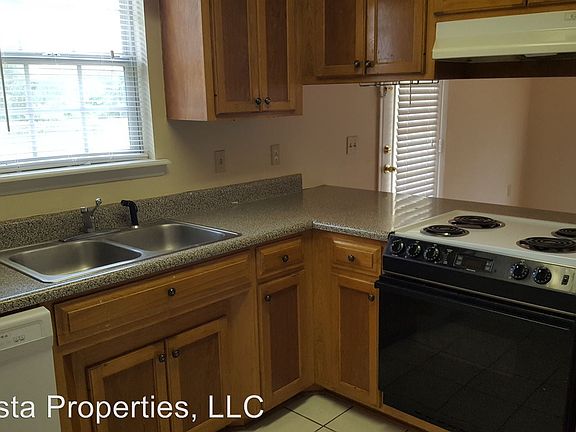 4th image of 3800 Pondside Cir