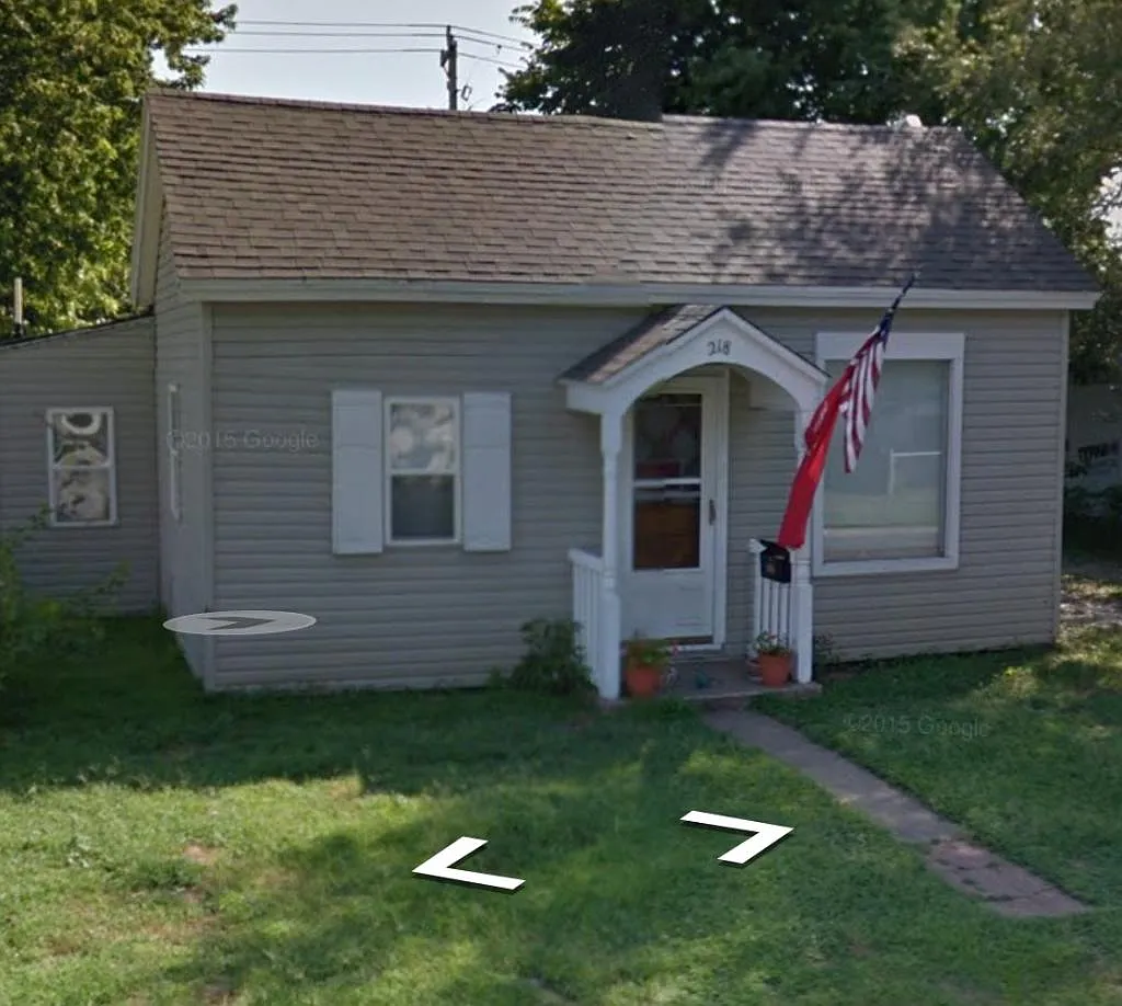 218 Charlotte Street — Photo 1