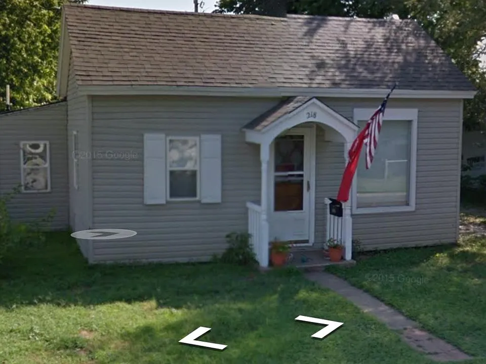 218 Charlotte St