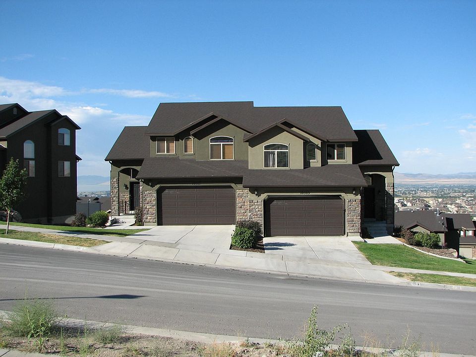 Front View of the Townhome