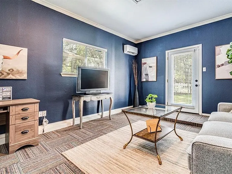 1202 Cardigan St — Photo 9