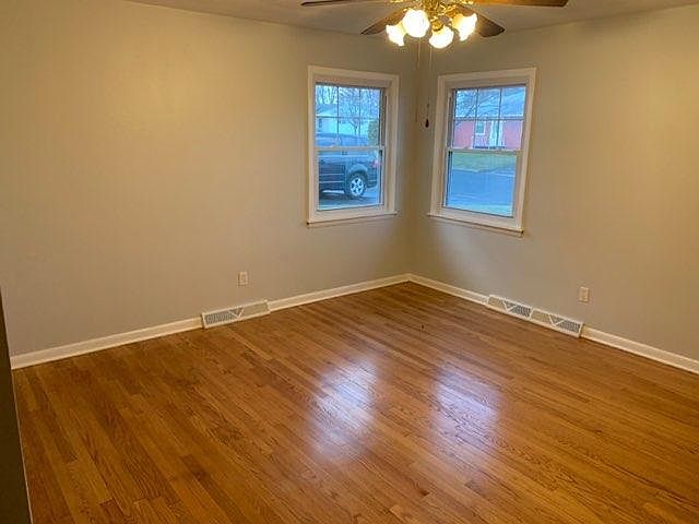 2nd image of 1510 Roberta Ln